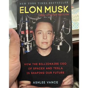 Elon Musk: Tesla, SpaceX, and the Quest for a Fantastic Future
Ashlee Vance EnglishBookHouse