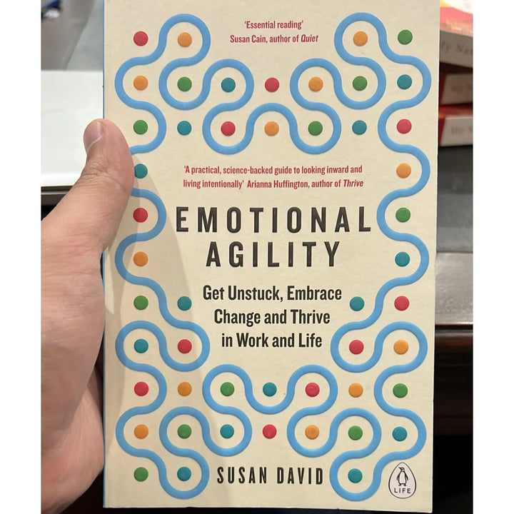 Emotional Agility: Get Unstuck, Embrace Change, and Thrive in Work and Life
Susan David EnglishBookHouse